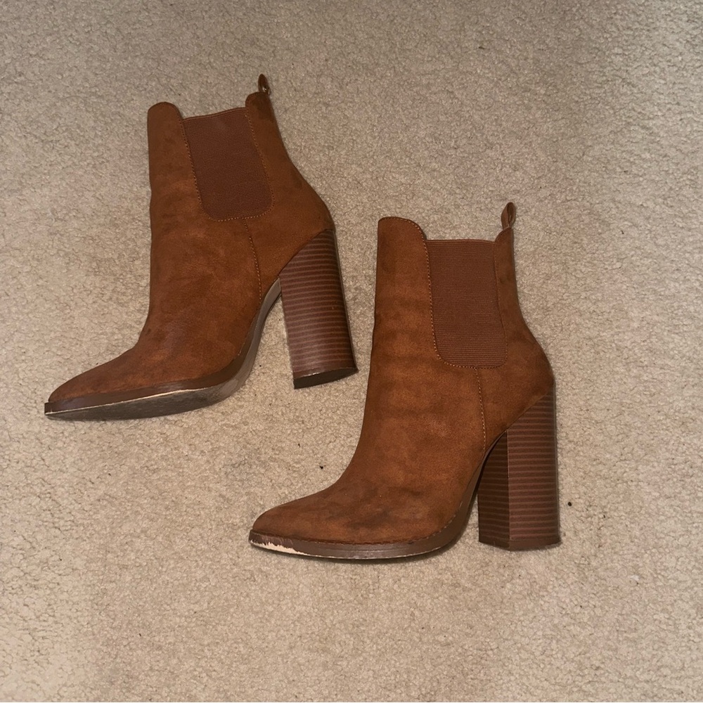 Steve Madden suede style heeled boots